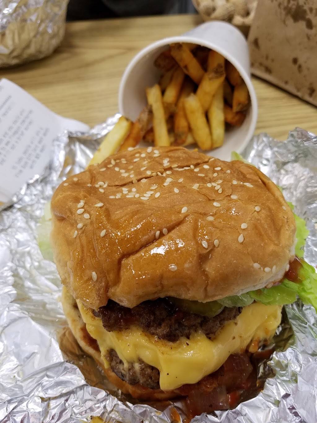 Five Guys | meal takeaway | 4829 Commercial Dr, New Hartford, NY 13413, USA | 3157364897 OR +1 315-736-4897