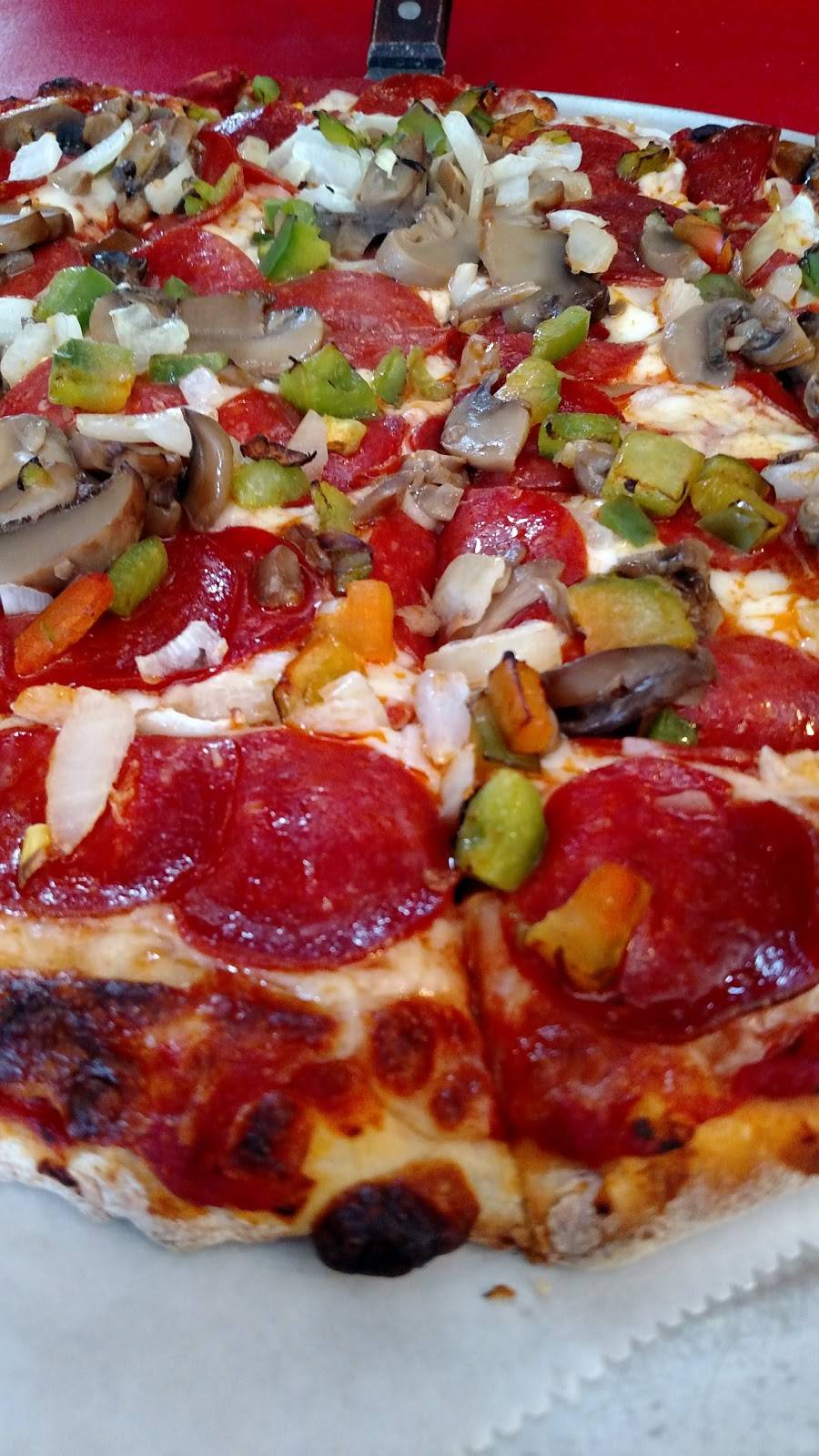 Napolis Pizza | restaurant | 126 Broadway St, Shelby, OH 44875, USA | 4193427066 OR +1 419-342-7066