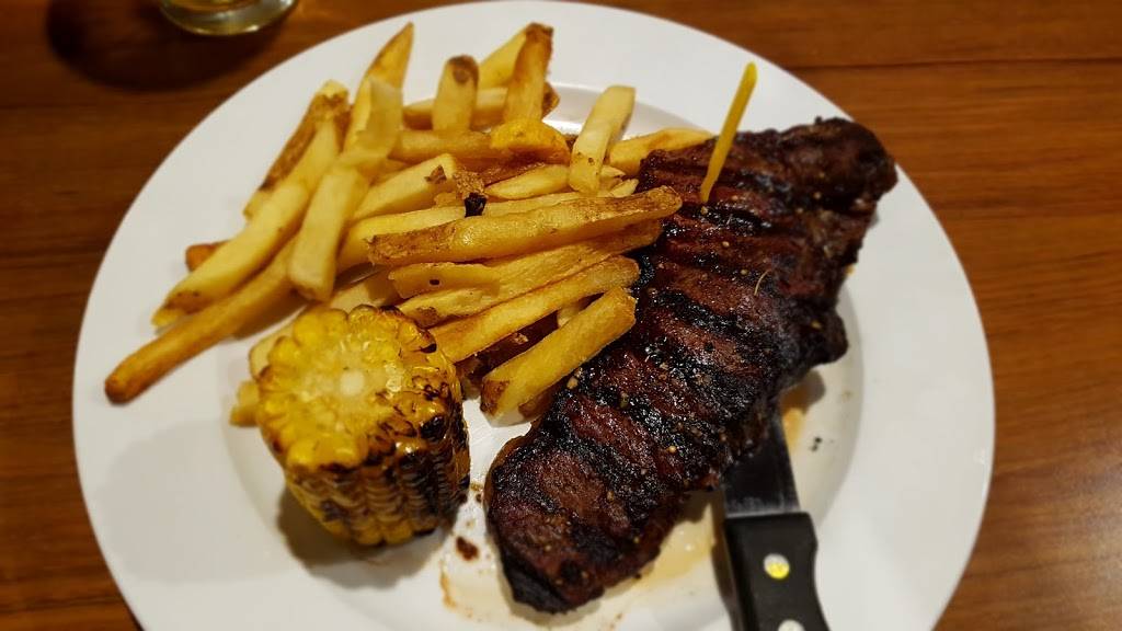 Chucks Roadhouse Bar & Grill | restaurant | 215 Thames St S, Ingersoll, ON N5C 2T6, Canada | 5194854745 OR +1 519-485-4745