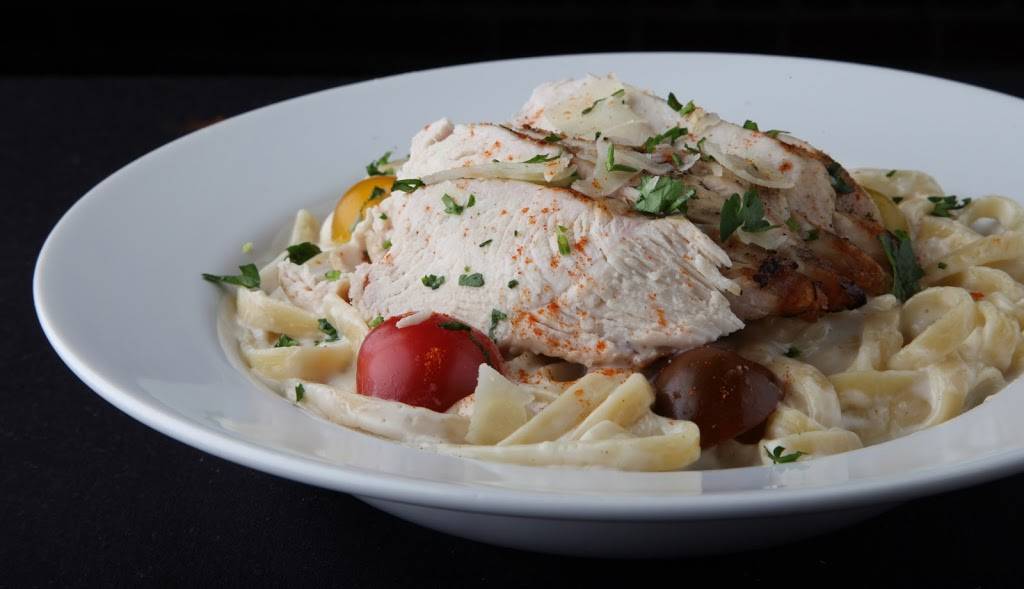 The 77 GRill & LOUNGE | restaurant | 152 N Hockett St, Porterville, CA 93257, USA | 5592028471 OR +1 559-202-8471