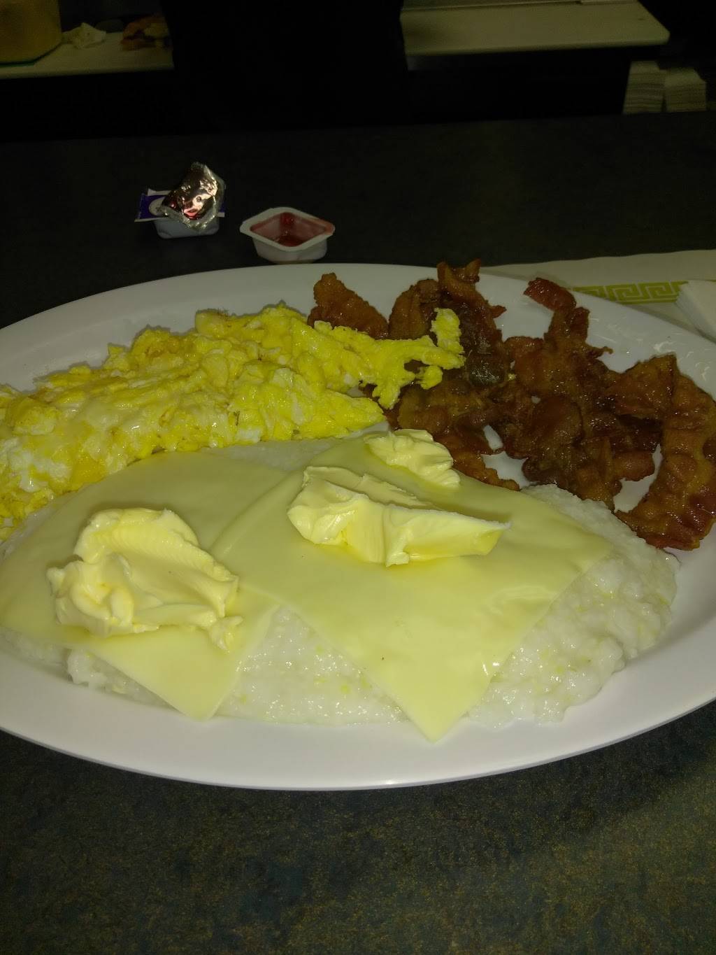 Station Diner | restaurant | 9 S 52nd St, Philadelphia, PA 19139, USA | 2154765722 OR +1 215-476-5722