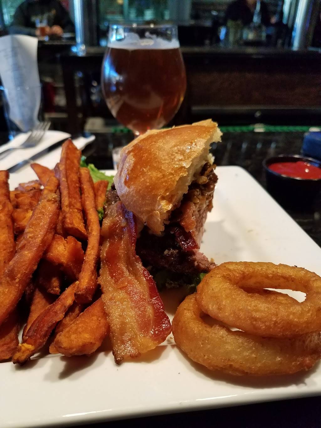 New England’s Tap House Grille | restaurant | 1292 Hooksett Rd, Hooksett, NH 03106, USA | 6037825137 OR +1 603-782-5137