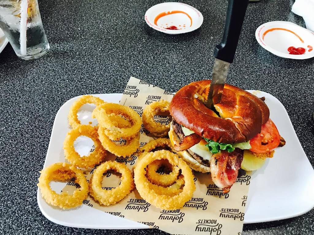 Johnny Rockets | restaurant | 976 Old Mill Run, The Villages, FL 32162, USA | 3522590051 OR +1 352-259-0051