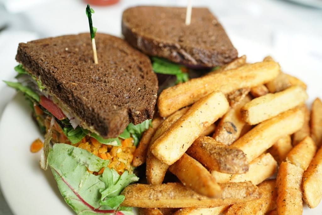 Perlys | restaurant | 111 E Grace St, Richmond, VA 23219, USA | 8049121560 OR +1 804-912-1560