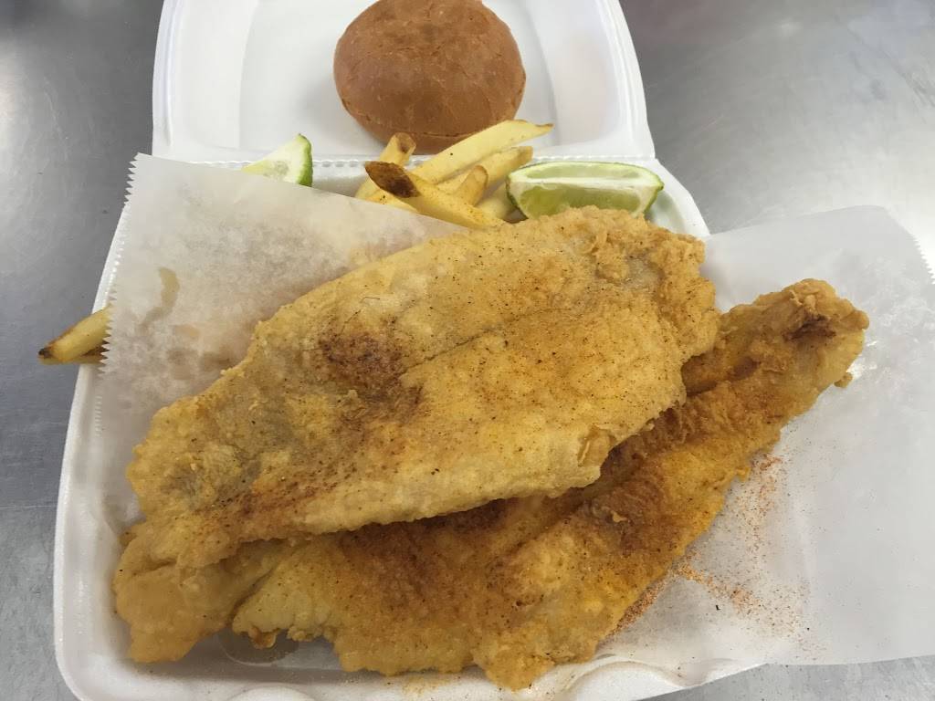 Famous Buffalo Wings & Things | restaurant | 8208 E Colfax Ave, Denver, CO 80220, USA | 3033550098 OR +1 303-355-0098