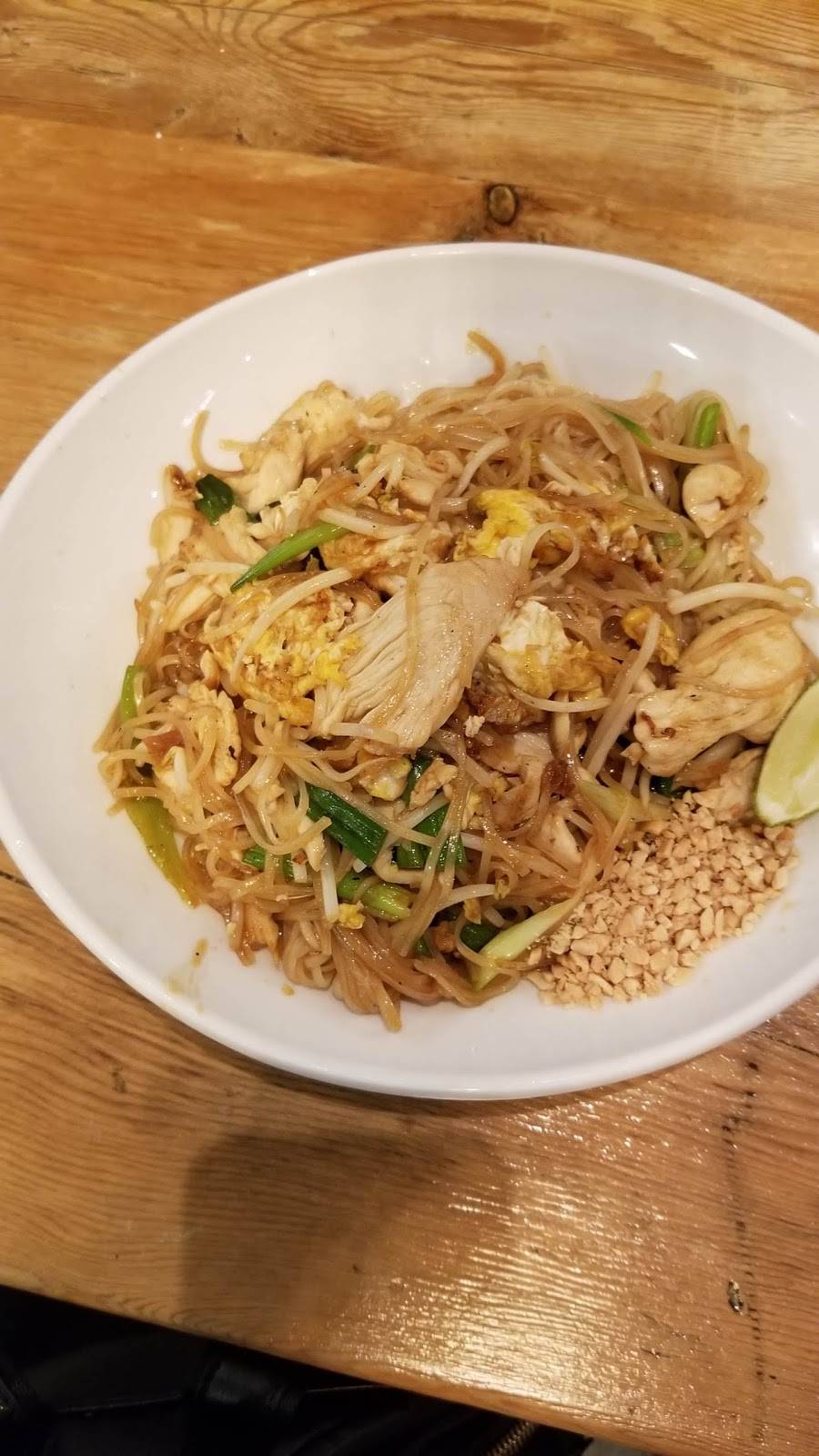 The Thai Kitchen | restaurant | 7015 Wisconsin Ave, Chevy Chase, MD 20815, USA | 3019868424 OR +1 301-986-8424