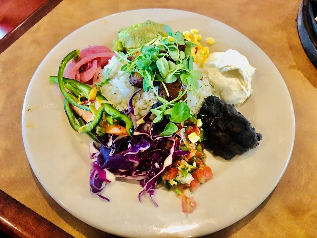 Salsa Restaurant & Bar | restaurant | 2270 Vindale Rd, Tavares, FL 32778, USA | 3526092666 OR +1 352-609-2666