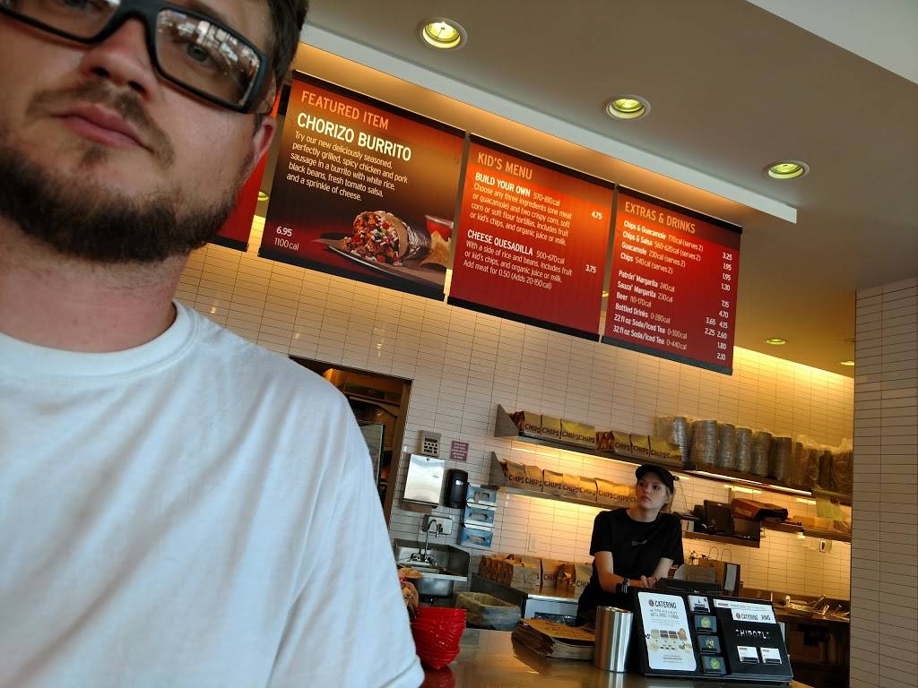 Chipotle Mexican Grill | restaurant | 7130 W Maple St Ste 100, Wichita, KS 67209, USA | 3169420263 OR +1 316-942-0263