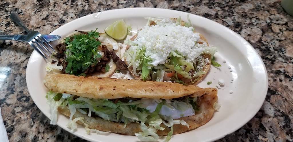 Torteria Insurgentes | restaurant | 7019 Holly Hill Dr, Dallas, TX 75231, USA | 2147505542 OR +1 214-750-5542