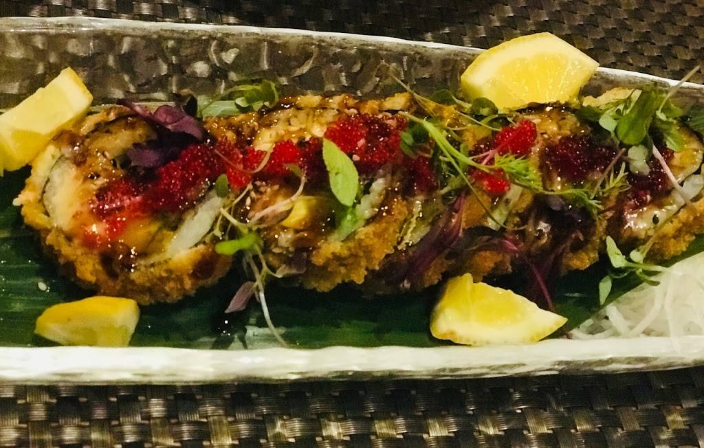 Hot Woks Cool Sushi | restaurant | 2032 W Roscoe St, Chicago, IL 60618, USA | 7738809800 OR +1 773-880-9800