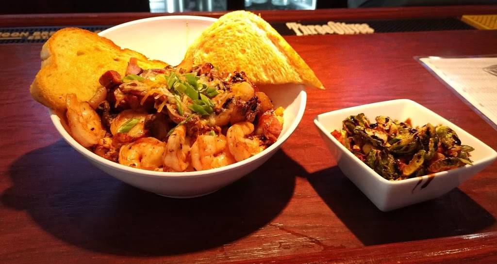 Hickory Tavern | restaurant | 1100 Metropolitan Ave #170, Charlotte, NC 28204, USA | 7043345155 OR +1 704-334-5155