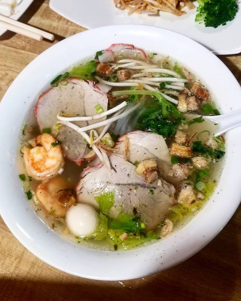PHO CALI II | restaurant | 1915 Pine Ave, Niagara Falls, NY 14301, USA | 7162997117 OR +1 716-299-7117