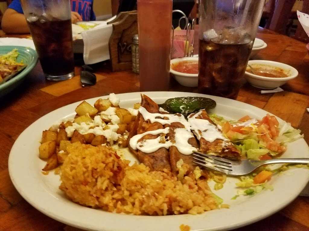 Vargas Restaurant Bar & Grill | restaurant | 111 W 15th St, Liberal, KS 67901, USA | 6206264914 OR +1 620-626-4914