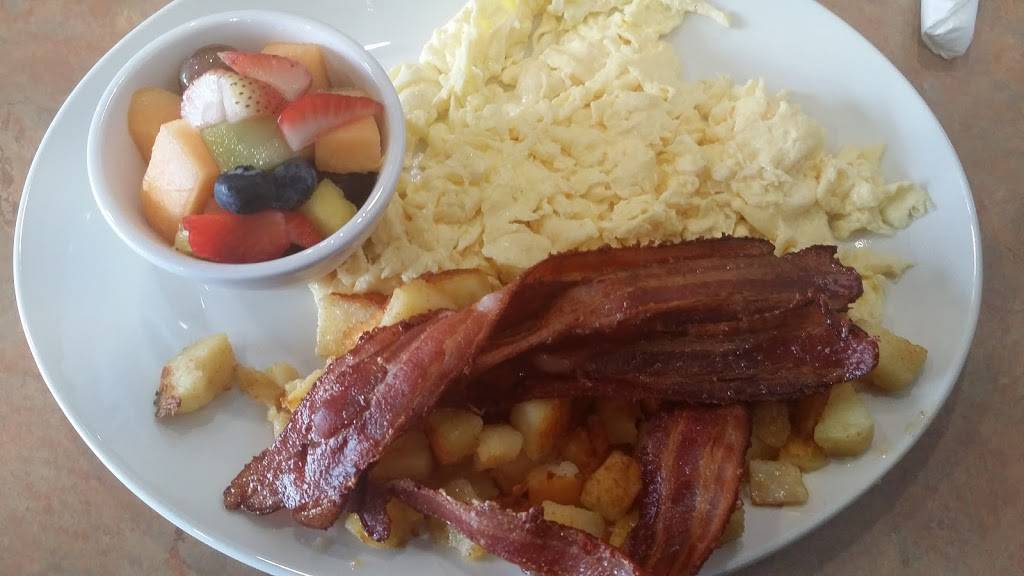 Sobies Grill | restaurant | 200 John St W, Oshawa, ON L1J 2B4, Canada | 9052400555 OR +1 905-240-0555