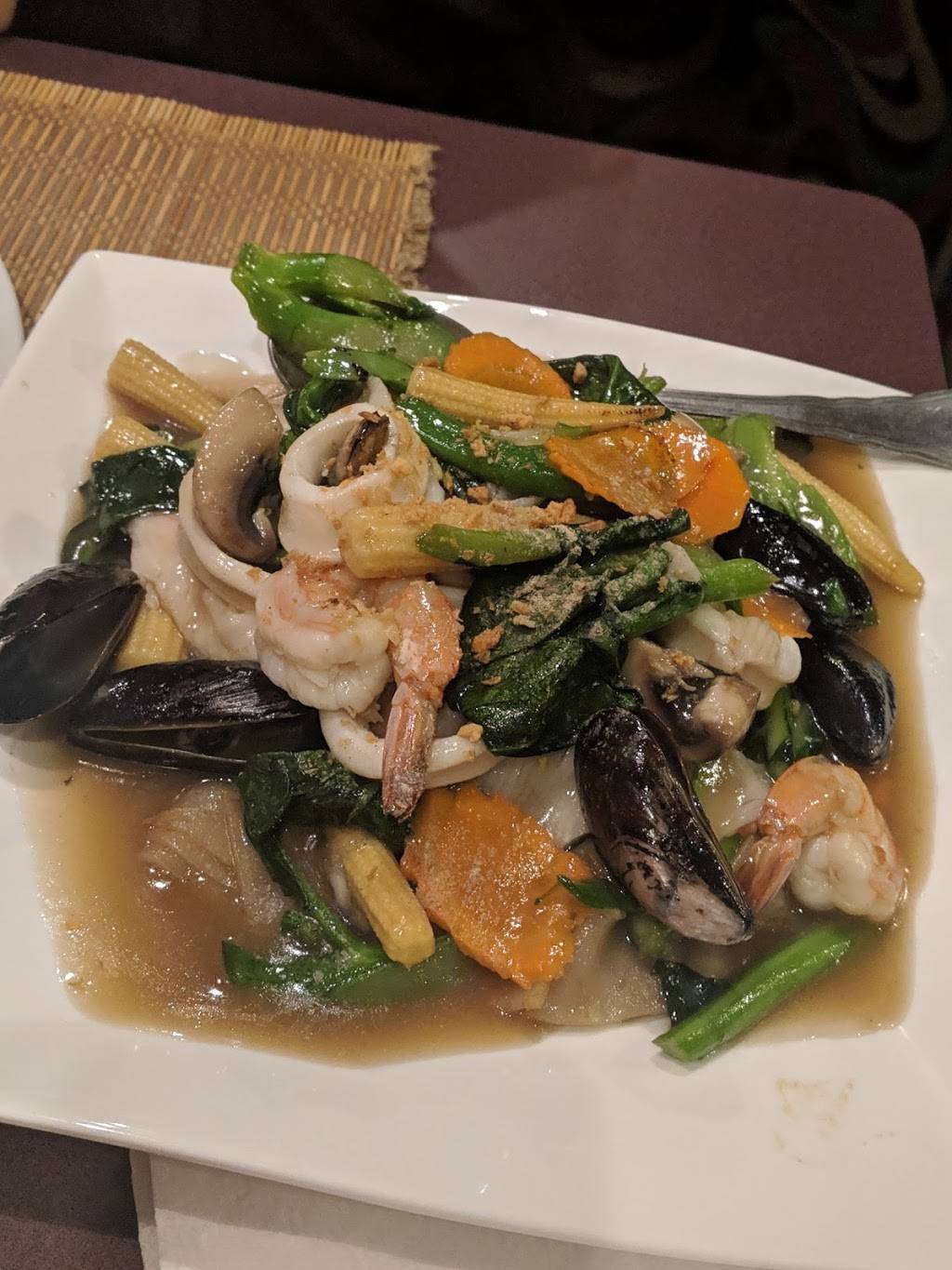 Krua Khun Yah Thai Restaurant | restaurant | 325 Pond St, Ashland, MA 01721, USA | 5088814200 OR +1 508-881-4200