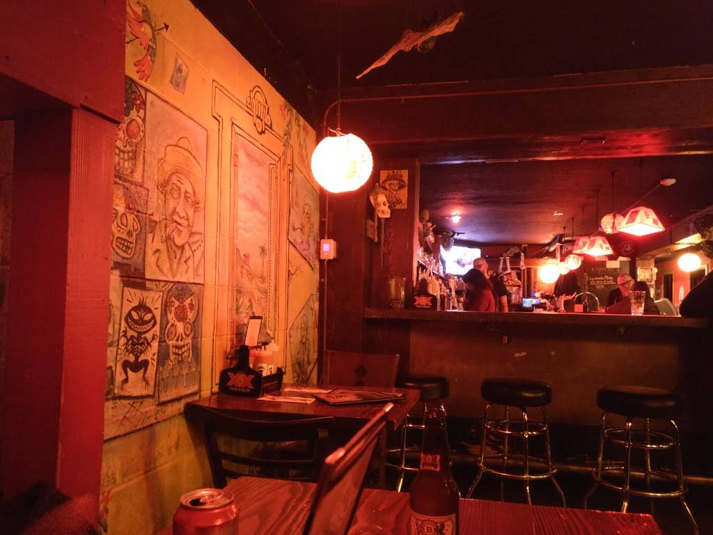 El Chupacabra Alki | restaurant | 2620 Alki Ave SW, Seattle, WA 98116, USA | 2069337344 OR +1 206-933-7344