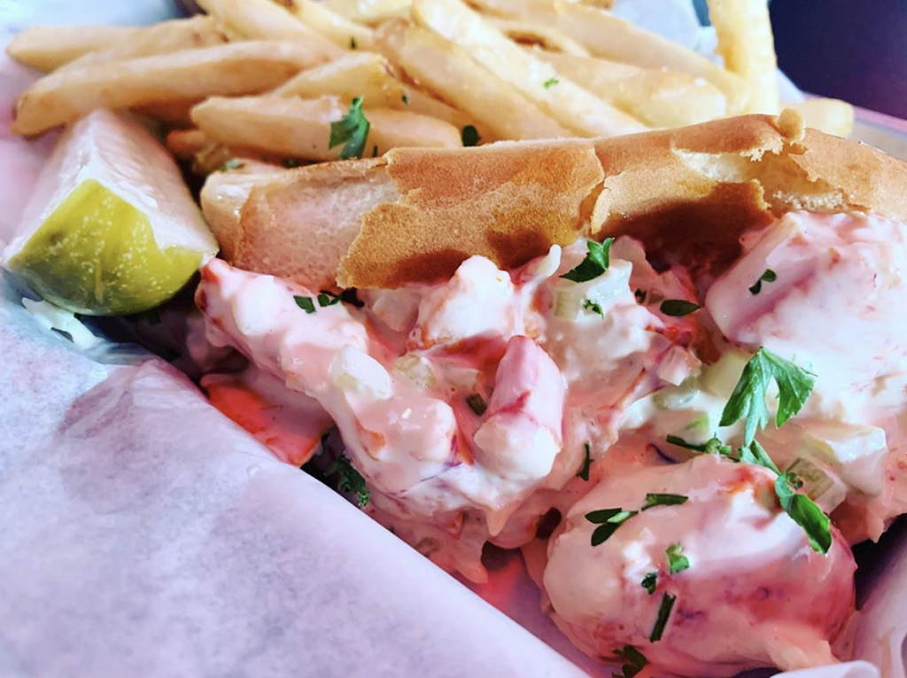 The Oyster Bar 02557 | restaurant | 6 Circuit Ave, Oak Bluffs, MA 02557, USA | 7745633046 OR +1 774-563-3046