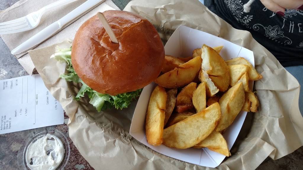 The Shwack Beach Grill | restaurant | 24502 Del Prado Ave, Dana Point, CA 92629, USA | 9492182731 OR +1 949-218-2731