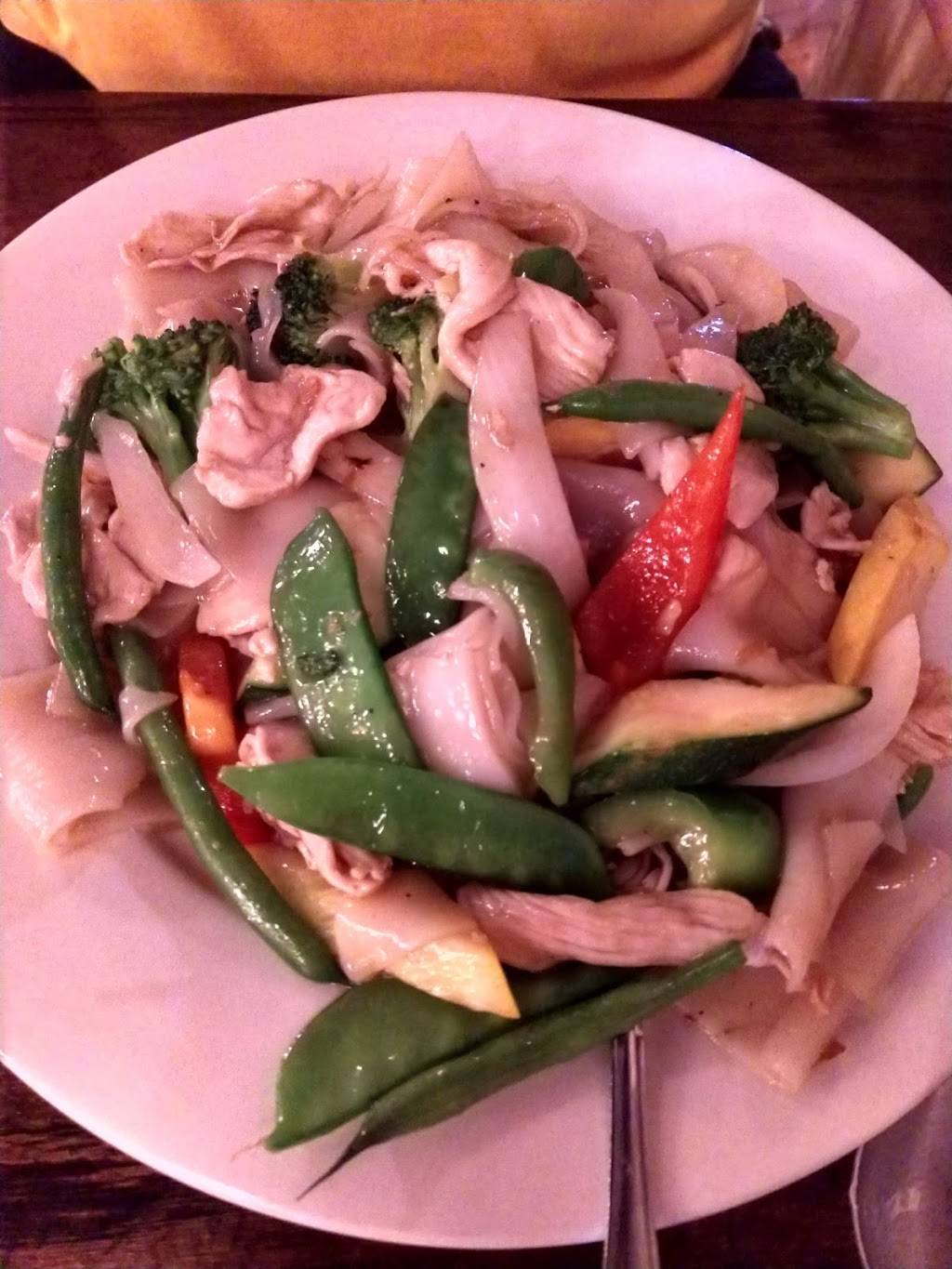 Le’s | restaurant | 35 Dunster St, Cambridge, MA 02138, USA | 6178644100 OR +1 617-864-4100