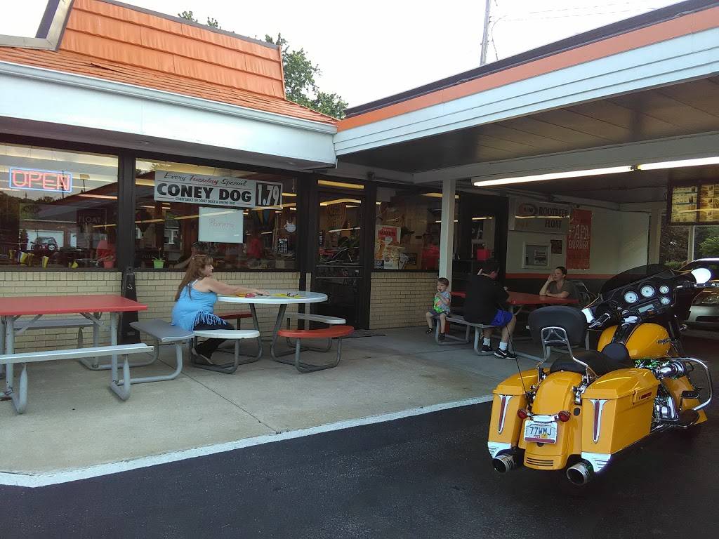 A&W Restaurant | restaurant | 769 E Main St, Ravenna, OH 44266, USA | 3302965028 OR +1 330-296-5028