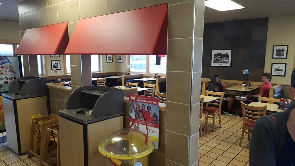Dairy Queen Grill & Chill | restaurant | 1159 E Virginia St, Evansville, IN 47711, USA | 8124229341 OR +1 812-422-9341