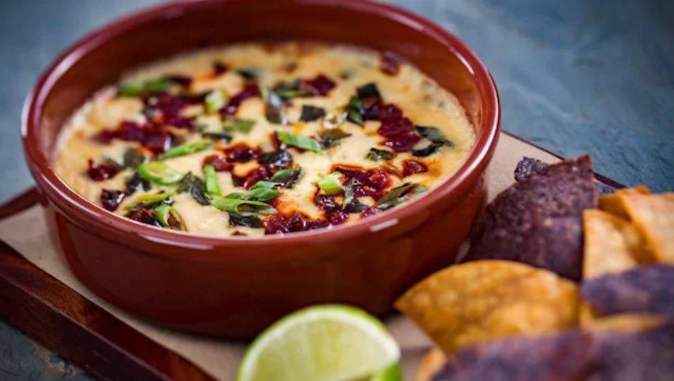 Three Bridges Bar & Grill | restaurant | 1000 Buena Vista Dr, Lake Buena Vista, FL 32830, USA | 4079393463 OR +1 407-939-3463