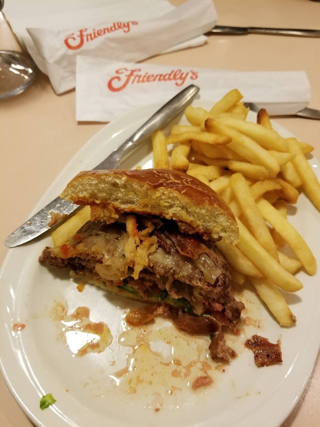 Friendlys | restaurant | 505 US-130, Cinnaminson, NJ 08077, USA | 8568294501 OR +1 856-829-4501