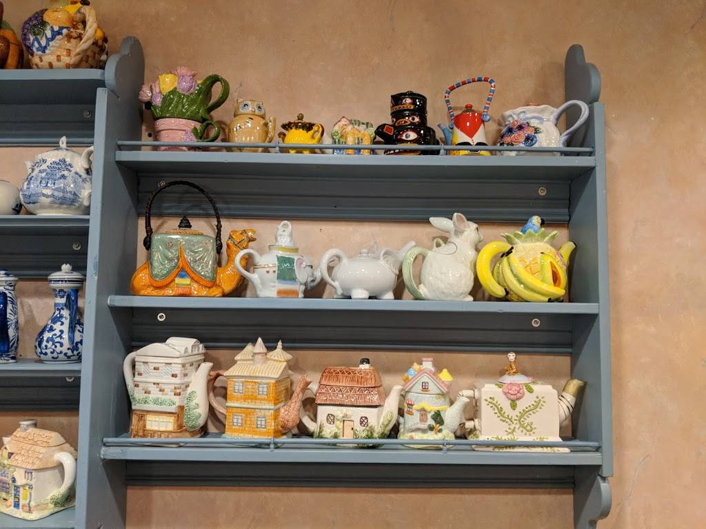 Kingsway Fish & Chips | restaurant | 3060 Bloor St W, Etobicoke, ON M8X 1C4, Canada | 4162333355 OR +1 416-233-3355