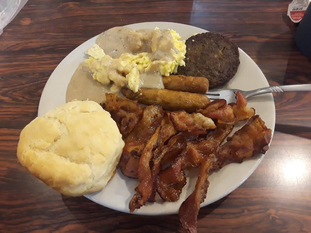 Family Farm | restaurant | 1311 TN-9, Newport, TN 37821, USA | 4236130408 OR +1 423-613-0408