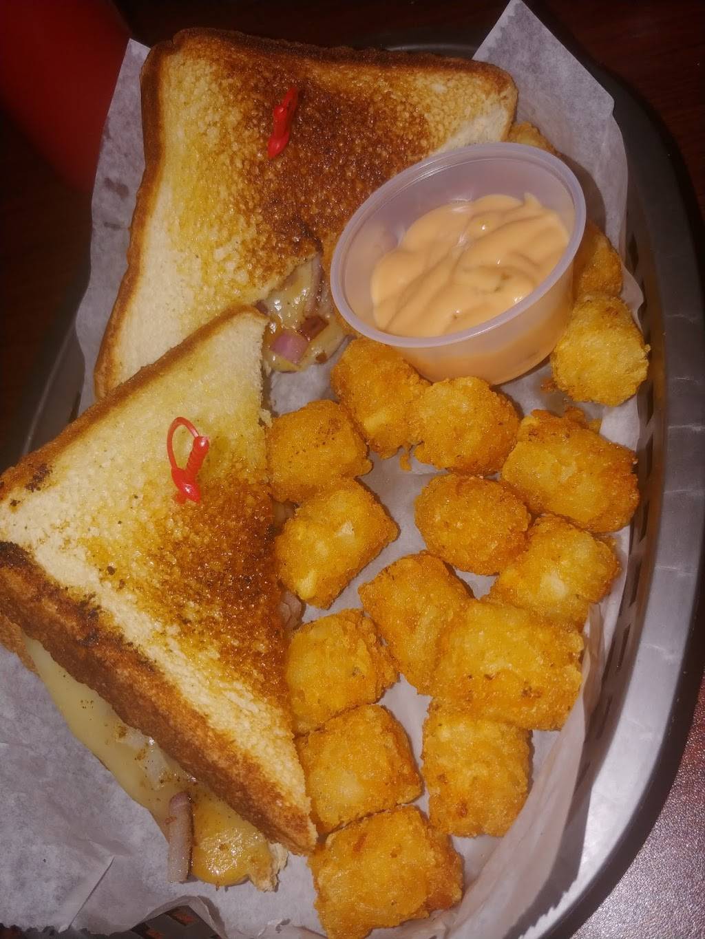 Fordtres Bar and Grill | restaurant | 215 N Central Expy, Richardson, TX 75080, USA | 9726998500 OR +1 972-699-8500