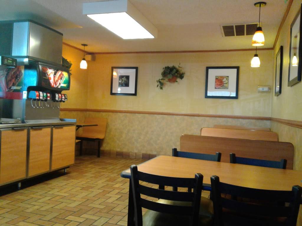 Subway | meal takeaway | 2375 E Tropicana Ave Suite G, Las Vegas, NV 89119, USA | 7027369468 OR +1 702-736-9468