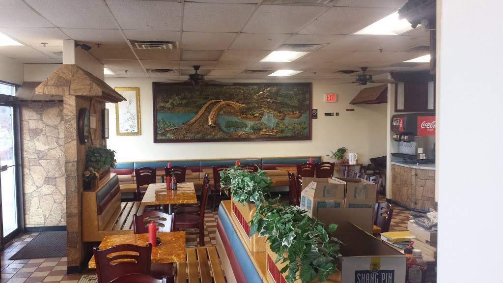 Eggroll House | restaurant | 5504 Blairs Forest Way NE, Cedar Rapids, IA 52402, USA | 3193932277 OR +1 319-393-2277