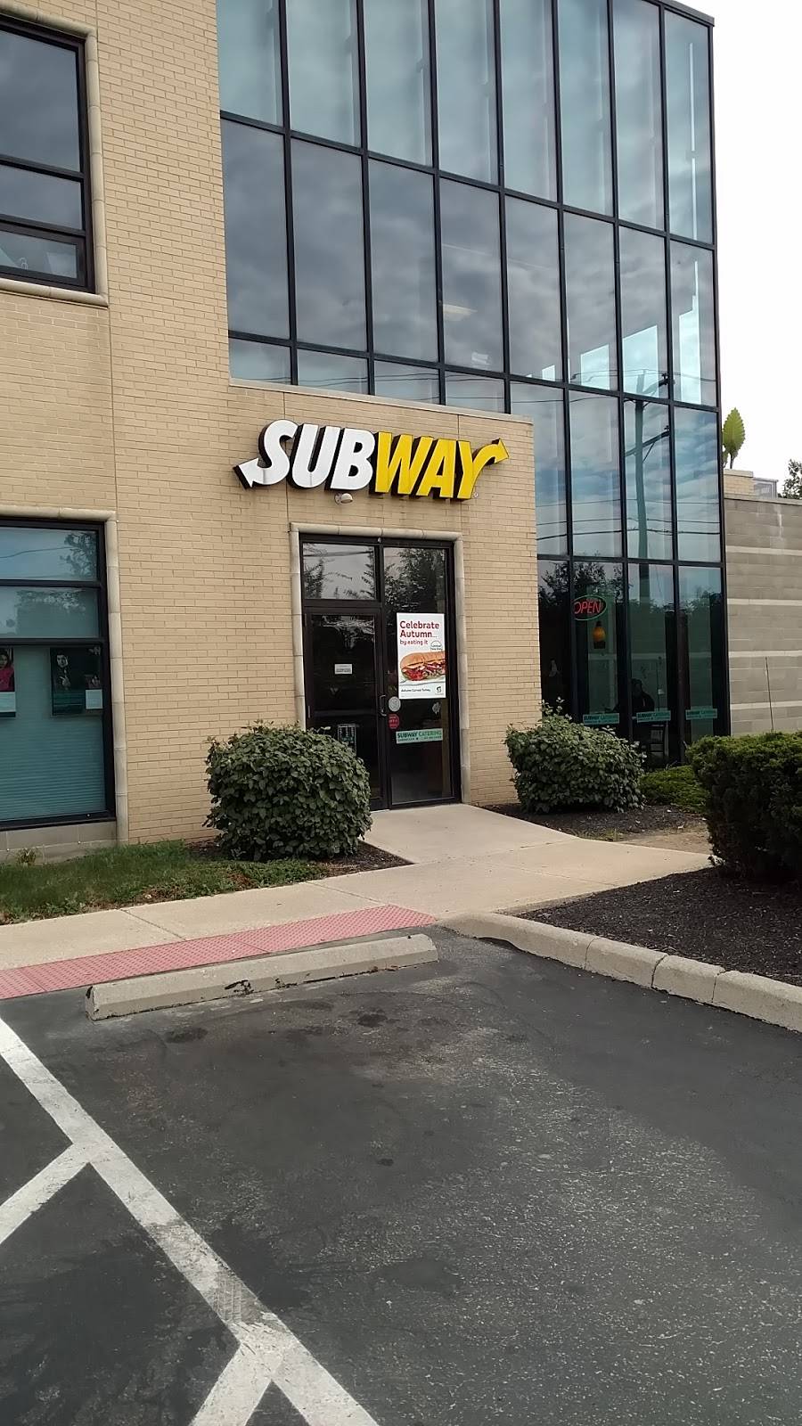 Subway | restaurant | 604 Morrison Rd, Gahanna, OH 43230, USA | 6148562685 OR +1 614-856-2685