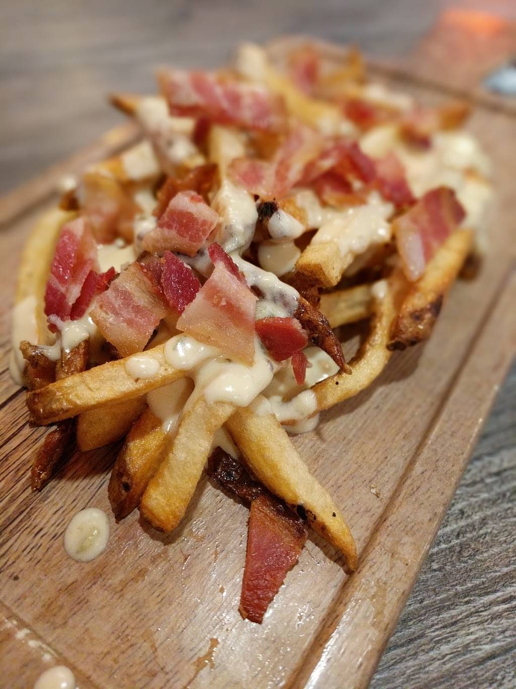 Flamme Burger Keystone | restaurant | 8487 Union Chapel Rd, Indianapolis, IN 46240, USA | 3174361929 OR +1 317-436-1929