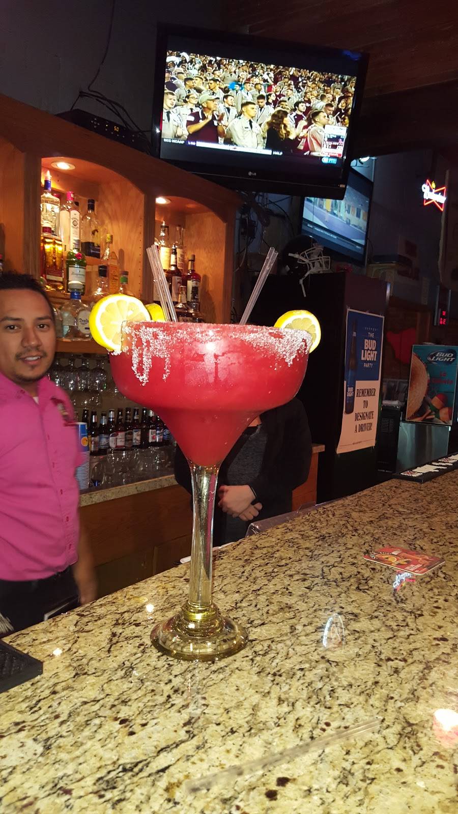 Las Carretas | restaurant | 2009 S Main St, Higginsville, MO 64037, USA | 6605846868 OR +1 660-584-6868