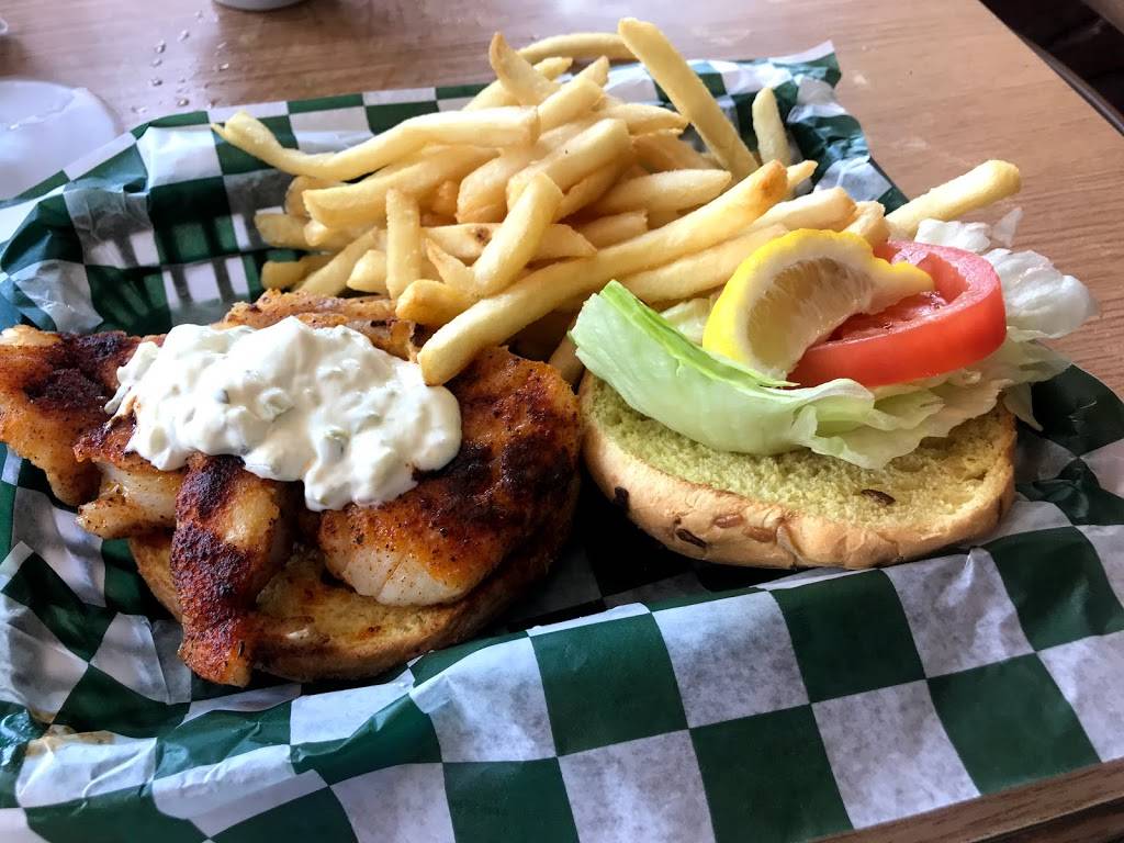 Cooters Restaurant & Bar | restaurant | 423 Poinsettia Ave, Clearwater Beach, FL 33767, USA | 7274622668 OR +1 727-462-2668