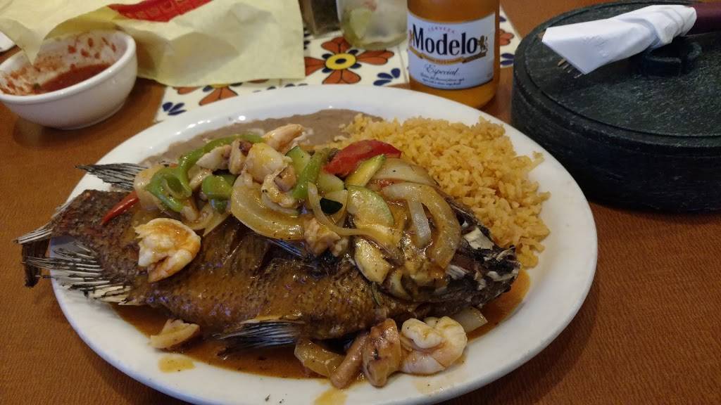 Cancun Mexican & Seafood | restaurant | 15550 Main St, Hesperia, CA 92345, USA | 7609567720 OR +1 760-956-7720