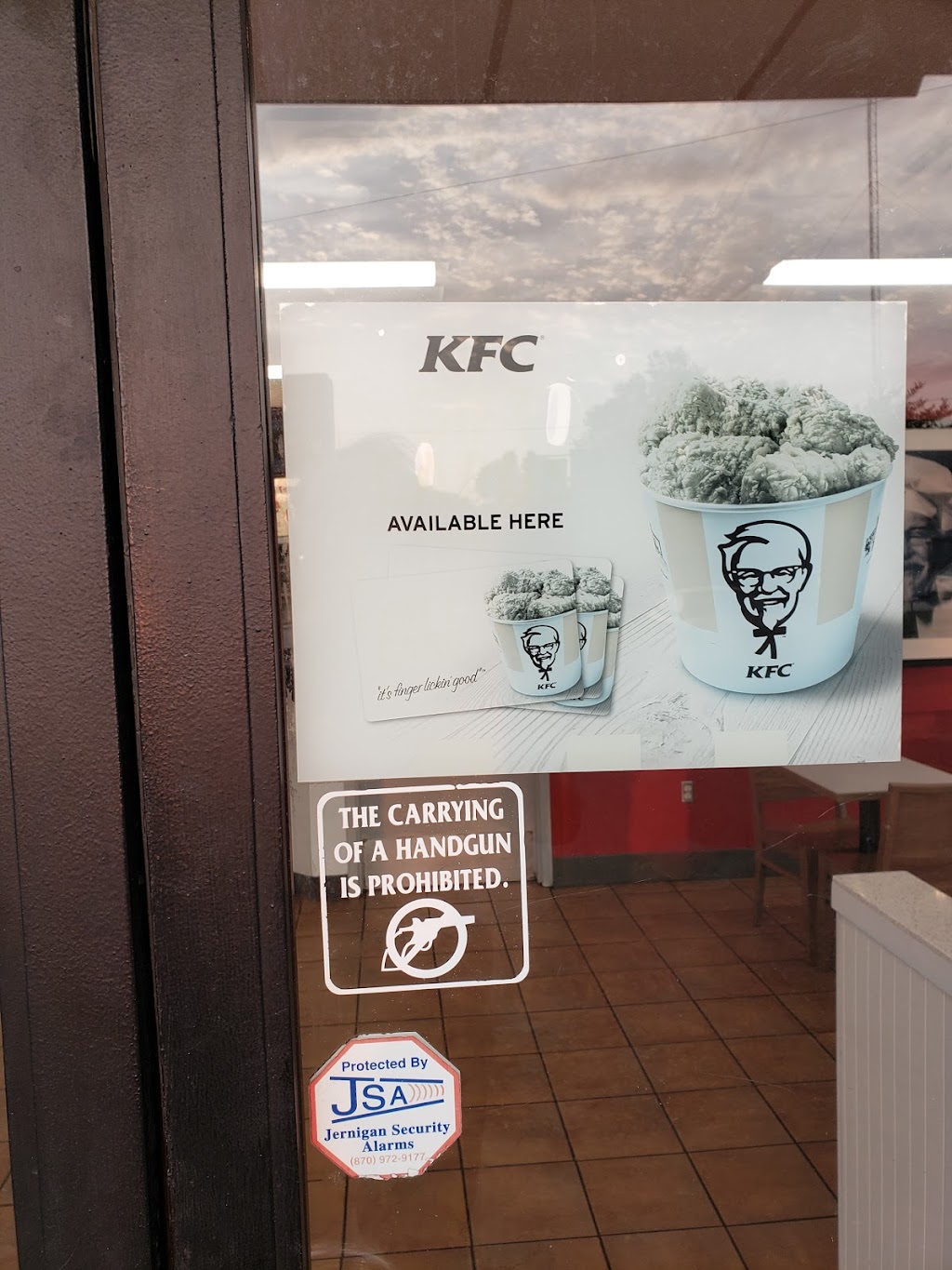 KFC | restaurant | 789 Sebastian St, West Helena, AR 72390, USA | 8705729334 OR +1 870-572-9334