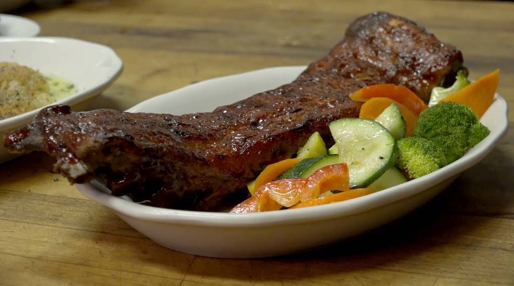 Traditions Restaurant & Pub | restaurant | 2739 Highway Ave, Highland, IN 46322, USA | 2198383100 OR +1 219-838-3100