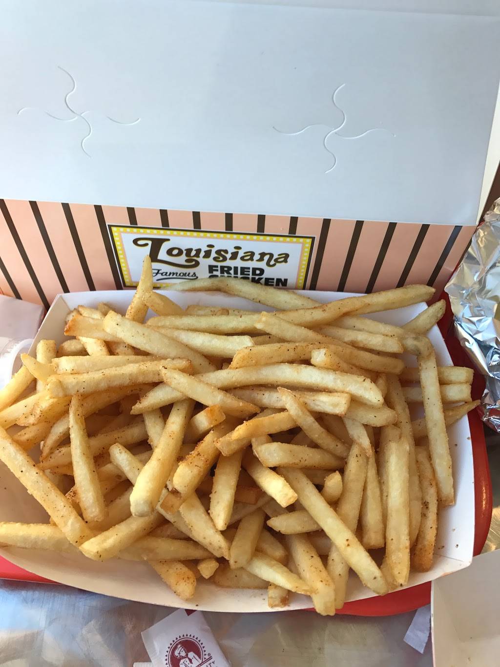 Louisiana Famous Fried Chicken | restaurant | 3760 S Gessner Rd, Houston, TX 77063, USA | 7132785332 OR +1 713-278-5332