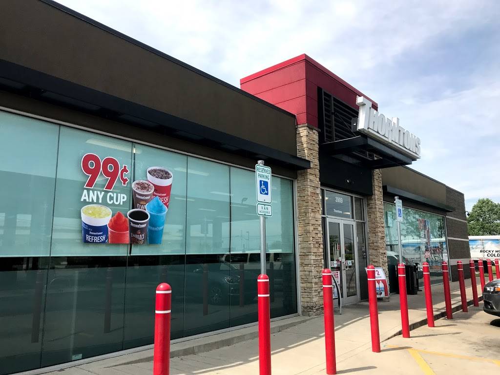 Thorntons | bakery | 3909 US-31E, Clarksville, IN 47130, USA | 8122837881 OR +1 812-283-7881