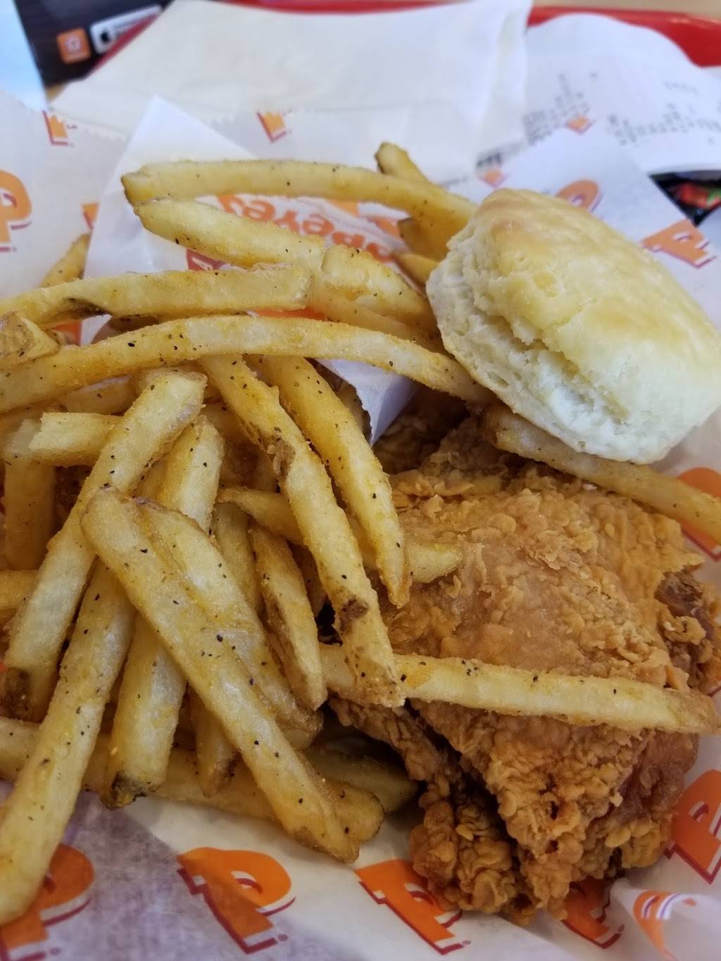 Popeyes Louisiana Kitchen | restaurant | 25 NJ-35, Eatontown, NJ 07724, USA | 7325427800 OR +1 732-542-7800