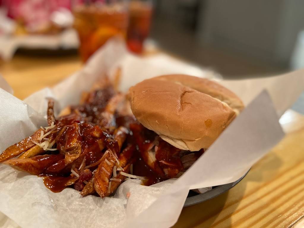 The Smokehouse | restaurant | 403 Old Hwy 64 E, Waynesboro, TN 38485, USA | 9317225037 OR +1 931-722-5037