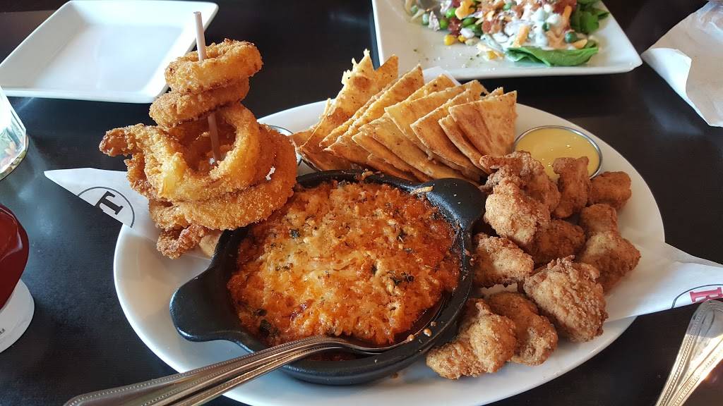 Ruby Tuesday | restaurant | 1901 W McGalliard Rd, Muncie, IN 47304, USA | 7652884200 OR +1 765-288-4200