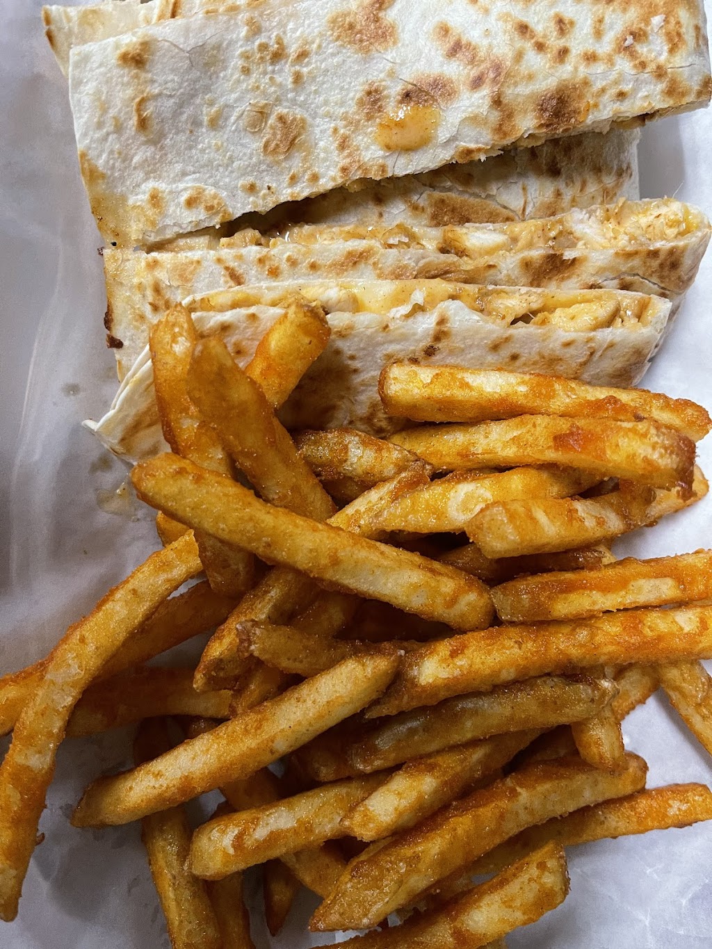 Deg Deg Grill & Pizza | restaurant | 3336 W Division St, St Cloud, MN 56301, USA | 3207743799 OR +1 320-774-3799