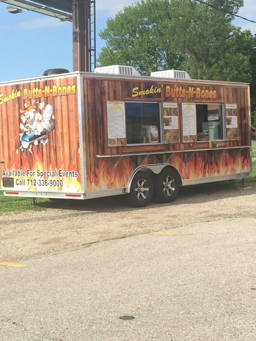 Oaktree Bar-B-Que | restaurant | 2315 Circle Dr W, Spirit Lake, IA 51360, USA | 7123369000 OR +1 712-336-9000