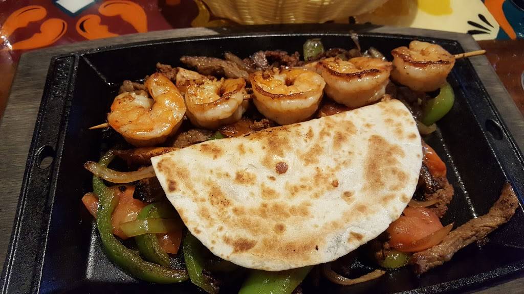 Casa Azul Restaurante y Cantina Iowa City | restaurant | 335 S Gilbert St, Iowa City, IA 52240, USA | 3195691917 OR +1 319-569-1917