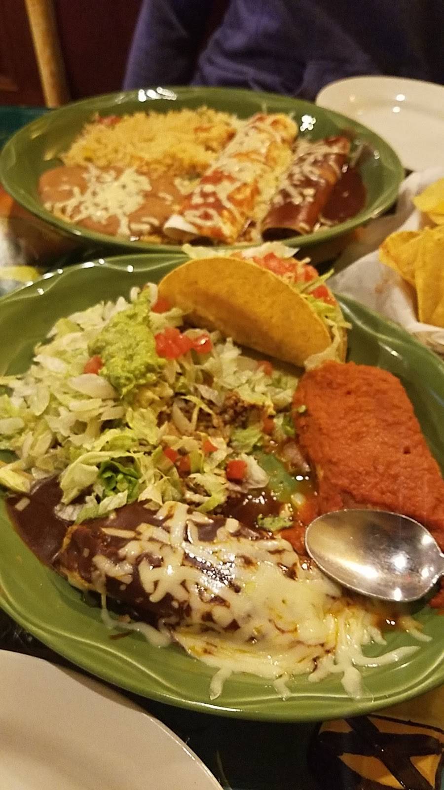 Casa Real Inc | restaurant | 21 S Washington St, Oxford, MI 48371, USA | 2489692801 OR +1 248-969-2801