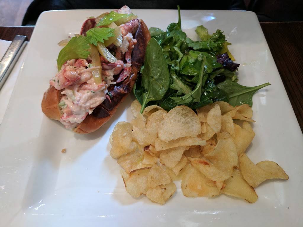 Brooklyn Heights Wine Bar & Kitchen | restaurant | 50 Henry St, Brooklyn, NY 11201, USA | 7188555595 OR +1 718-855-5595