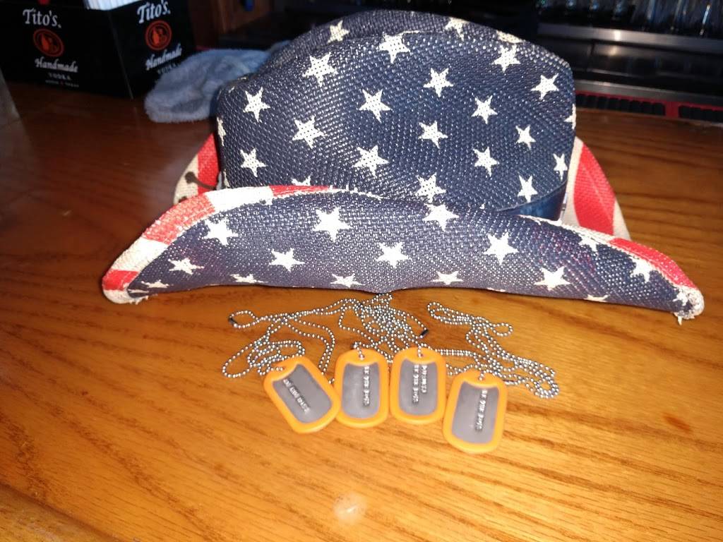 Field Box Sports Bar & Grill | restaurant | 4 Main St, St Peters, MO 63376, USA | 6363877167 OR +1 636-387-7167